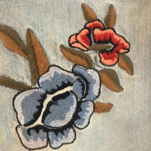 Abercrombie & Fitch embroidered jean Skirt Ram hem NWOT - Picture 3 of 6